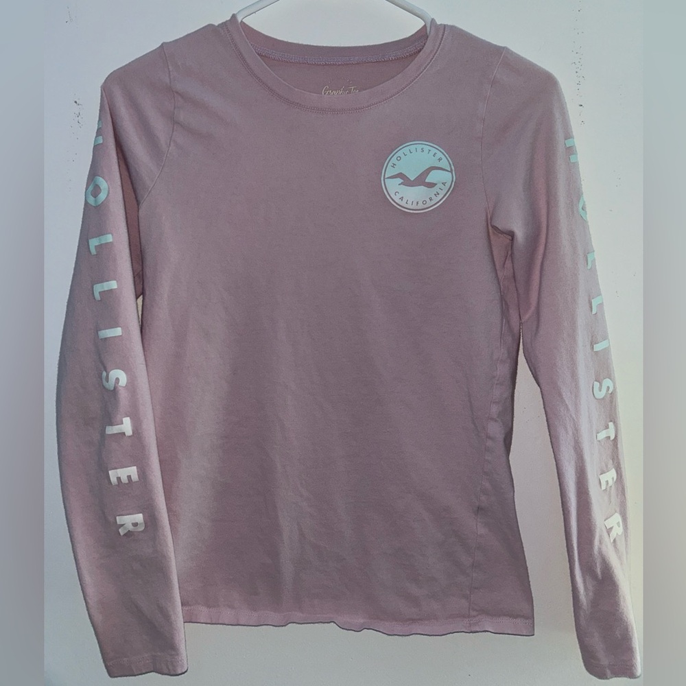 Women’s size small American Eagle long sleeve lace graphic tee